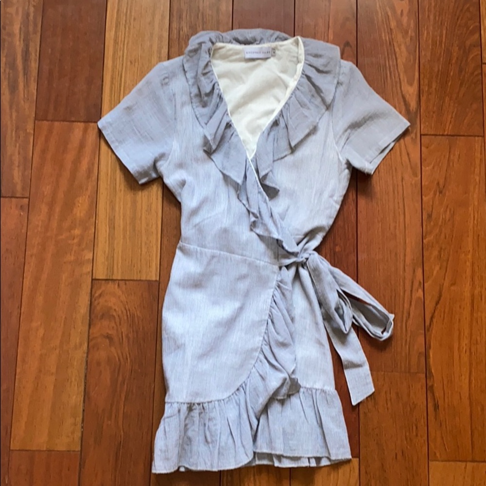 Super cute wrapped dress, worn once